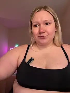 Snapshot of PiggyRose chatting on September 20, 2025, 10:55 pm PiggyRose online show from September 20, 2025, 10:55 pm