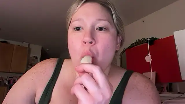 Snapshot of PiggyRose chatting on June 29, 2026, 2:51 am PiggyRose online show from June 29, 2026, 2:51 am