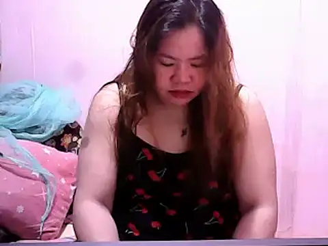 Snapshot of bridgette4u chatting on November 7, 2025, 11:43 am bridgette4u online show from November 7, 2025, 11:43 am