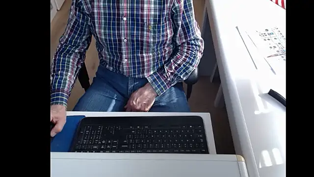 dutchpornking online show from March 2, 2025, 12:32 pm