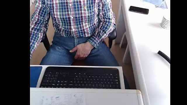 dutchpornking online show from March 11, 2025, 11:23 am