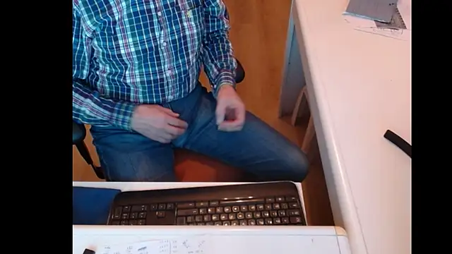 dutchpornking online show from March 11, 2025, 5:35 pm