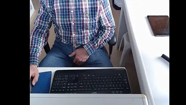 dutchpornking online show from March 12, 2025, 11:53 am