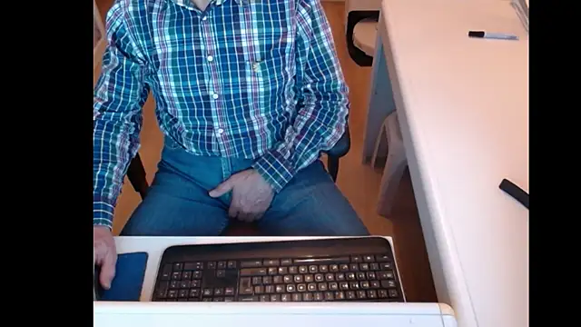 dutchpornking online show from March 12, 2025, 5:28 pm