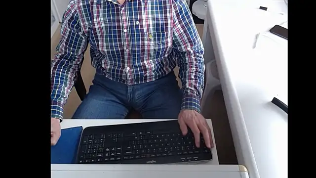 dutchpornking online show from March 14, 2025, 11:34 am