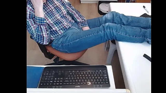 dutchpornking online show from March 15, 2025, 1:29 pm