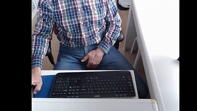 dutchpornking online show from March 17, 2025, 7:46 am