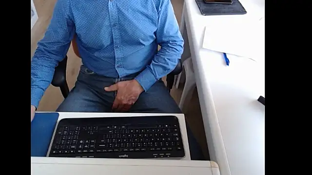 dutchpornking online show from September 15, 2025, 7:41 am