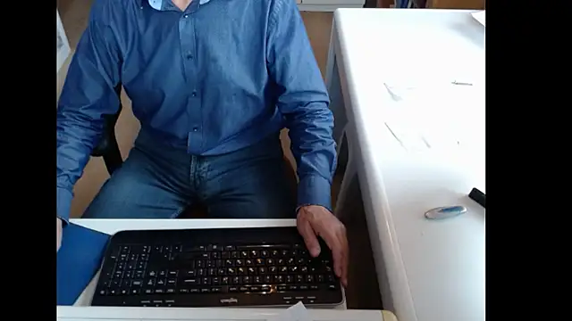 dutchpornking online show from September 18, 2025, 6:48 am