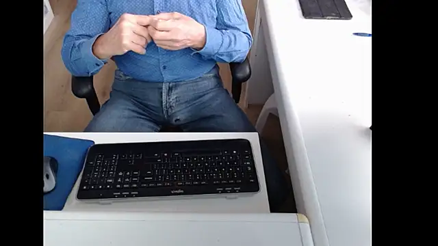 dutchpornking online show from October 7, 2025, 7:27 am