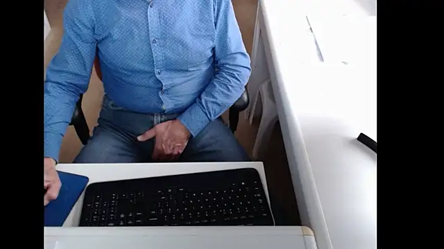 dutchpornking online show from November 1, 2025, 9:11 am