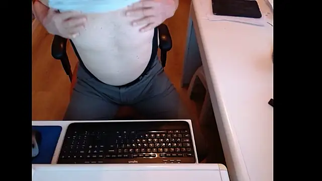 dutchpornking online show from March 17, 2026, 7:01 am