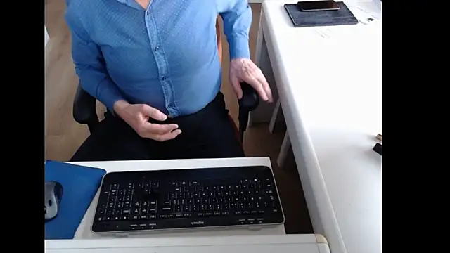 Snapshot of dutchpornking chatting on April 18, 2026, 6:28 am dutchpornking online show from April 18, 2026, 6:28 am