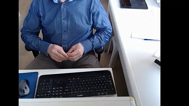 Snapshot of dutchpornking chatting on April 26, 2026, 7:28 am dutchpornking online show from April 26, 2026, 7:28 am