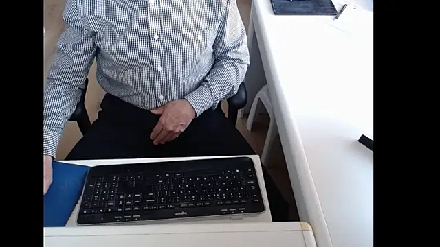 Snapshot of dutchpornking chatting on April 30, 2026, 6:09 am dutchpornking online show from April 30, 2026, 6:09 am
