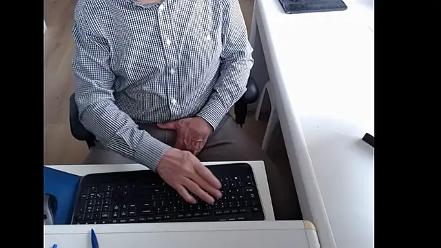 Snapshot of dutchpornking chatting on May 7, 2026, 7:03 am dutchpornking online show from May 7, 2026, 7:03 am