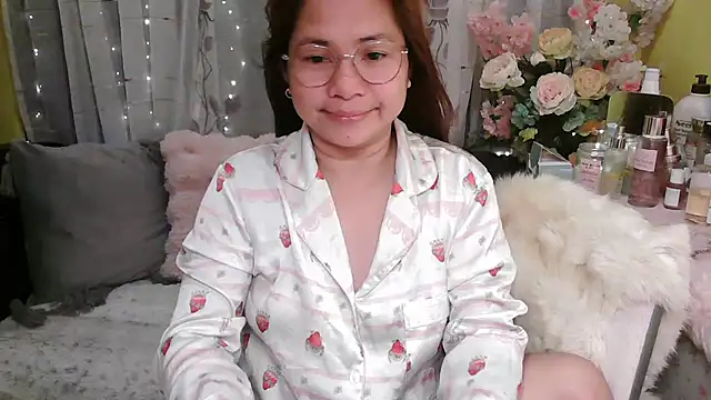 Snapshot of OhmyPinay chatting on July 13, 2026, 2:25 am OhmyPinay online show from July 13, 2026, 2:25 am