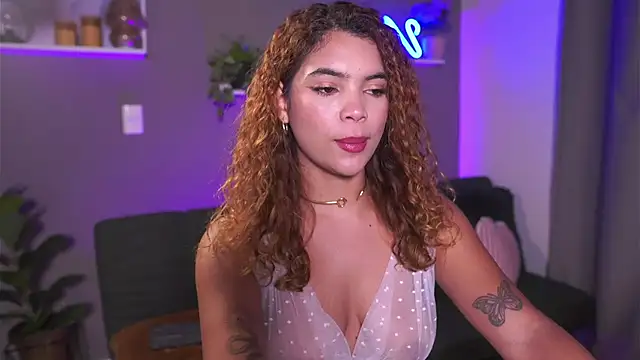 HannahEvanss online show from November 22, 2025, 7:02 pm