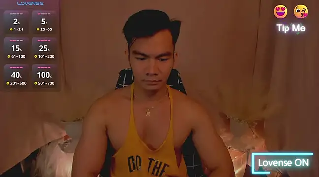 000batman000 online show from December 6, 2024, 11:25 pm