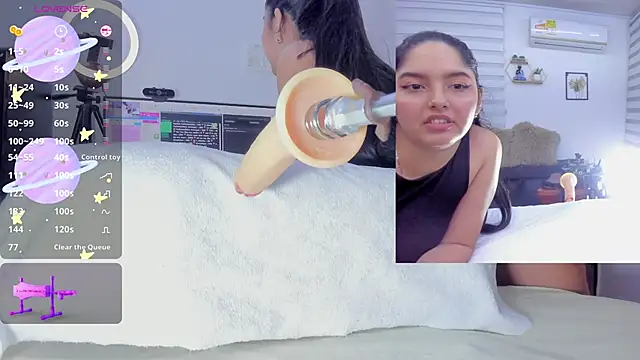 sofi velez online show from February 8, 2025, 1:22 am