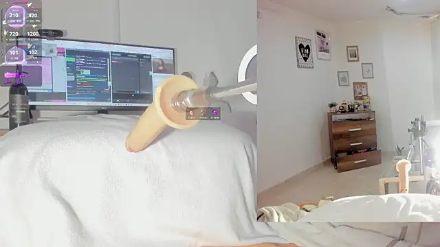 Snapshot of sofi_velez chatting on November 16, 2025, 5:07 pm sofi velez online show from November 16, 2025, 5:07 pm