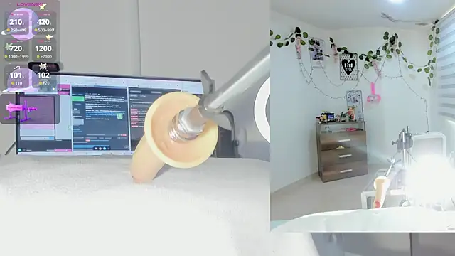 Snapshot of sofi_velez chatting on November 30, 2025, 5:06 pm sofi velez online show from November 30, 2025, 5:06 pm