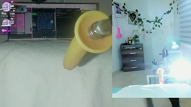 Snapshot of sofi_velez chatting on December 19, 2025, 5:09 pm sofi velez online show from December 19, 2025, 5:09 pm