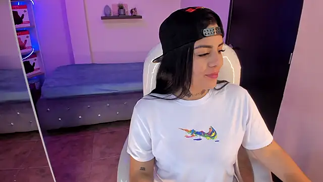 Catalinaa martinez online show from December 22, 2024, 11:52 pm