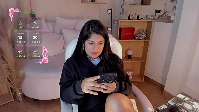 Catalinaa martinez online show from January 7, 2025, 11:14 pm