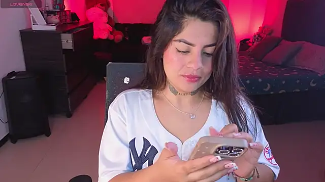 Snapshot of Catalinaa_martinez chatting on May 23, 2026, 6:51 am Catalinaa martinez online show from May 23, 2026, 6:51 am