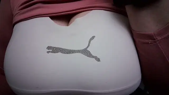 AnnyelinnaLove online show from December 18, 2025, 2:17 am