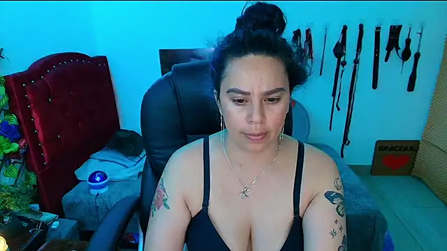 elektra 32 online show from March 3, 2025, 4:36 am