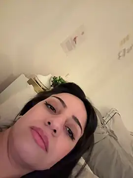 Prettylilgirll online show from May 15, 2026, 8:38 pm