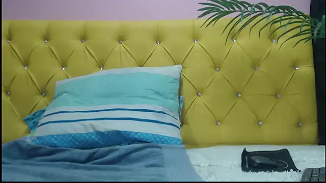 Snapshot of oso_dirty_ chatting on December 15, 2024, 5:42 pm oso dirty  online show from December 15, 2024, 5:42 pm