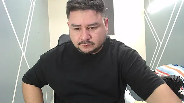 Snapshot of oso_dirty_ chatting on January 19, 2025, 5:18 pm oso dirty  online show from January 19, 2025, 5:18 pm