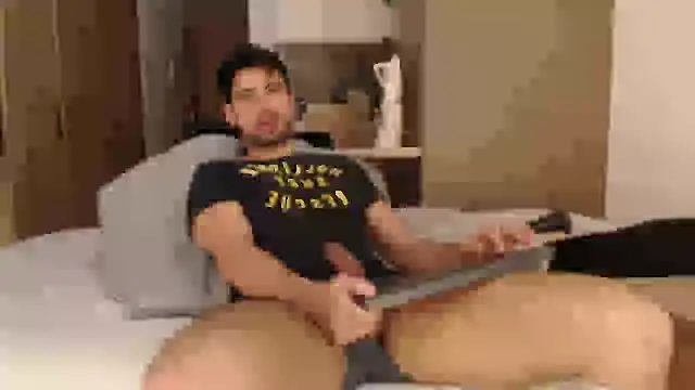 Snapshot of bradley_muscle chatting on September 15, 2025, 7:03 pm bradley muscle online show from September 15, 2025, 7:03 pm