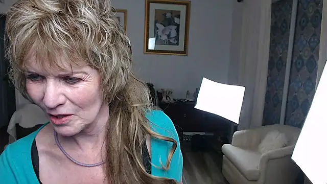 Snapshot of SindeeDix chatting on February 26, 2025, 9:27 pm SindeeDix online show from February 26, 2025, 9:27 pm