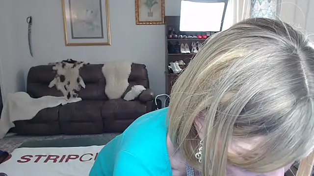 Snapshot of SindeeDix chatting on October 22, 2025, 7:13 pm SindeeDix online show from October 22, 2025, 7:13 pm