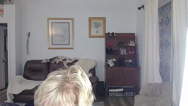 Snapshot of SindeeDix chatting on November 8, 2025, 2:28 pm SindeeDix online show from November 8, 2025, 2:28 pm