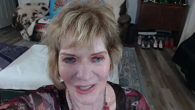 Snapshot of SindeeDix chatting on December 3, 2025, 3:10 pm SindeeDix online show from December 3, 2025, 3:10 pm