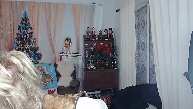 Snapshot of SindeeDix chatting on December 14, 2025, 4:23 pm SindeeDix online show from December 14, 2025, 4:23 pm