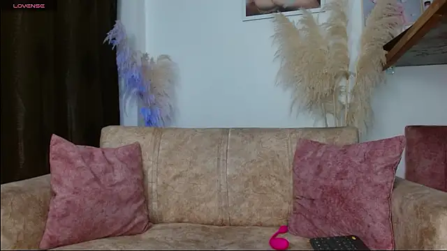 veronica villalba online show from February 18, 2026, 12:39 am