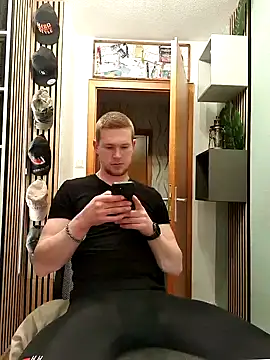 Snapshot of Playbunniboy chatting on January 7, 2025, 5:53 pm Playbunniboy online show from January 7, 2025, 5:53 pm