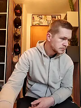 Snapshot of Playbunniboy chatting on February 14, 2025, 7:38 am Playbunniboy online show from February 14, 2025, 7:38 am