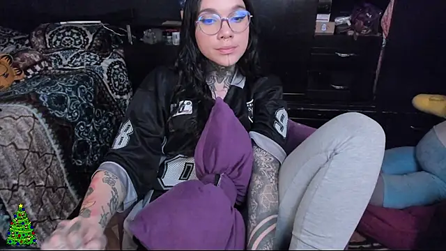 Lilmarieee online show from December 12, 2024, 11:14 pm