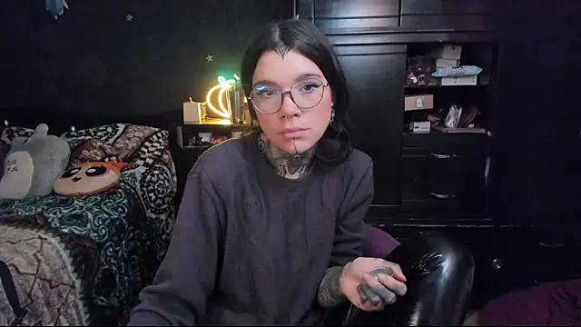 Lilmarieee online show from February 13, 2025, 9:27 pm