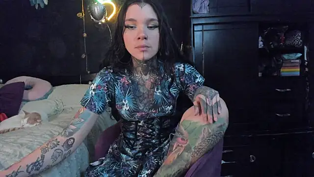 Lilmarieee online show from November 13, 2025, 8:52 pm