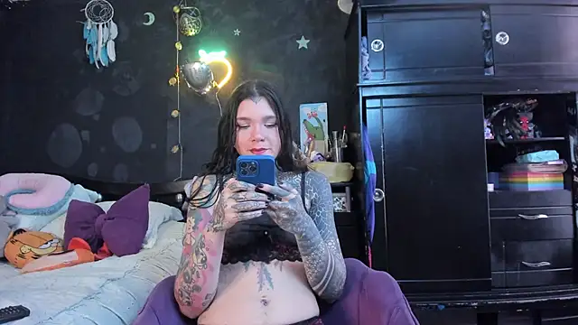 Lilmarieee online show from November 20, 2025, 4:51 pm