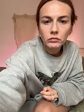Snapshot of BritneyHall chatting on March 3, 2026, 9:15 am BritneyHall online show from March 3, 2026, 9:15 am
