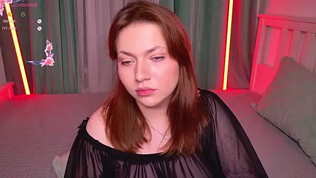 Snapshot of Evahadson chatting on November 28, 2025, 7:49 pm Evahadson online show from November 28, 2025, 7:49 pm